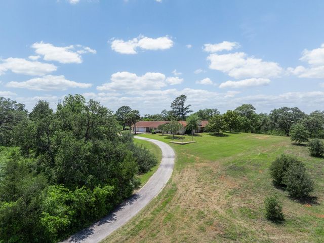 2513 S Fm 1291, Fayetteville, TX 78940