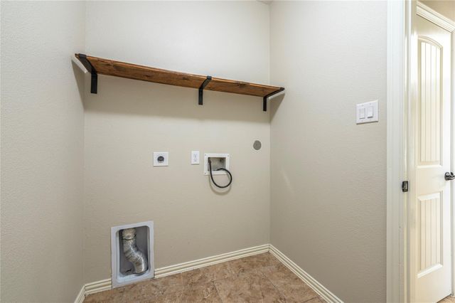 6719 Strawberry Brook Lane, Dickinson, TX 77539