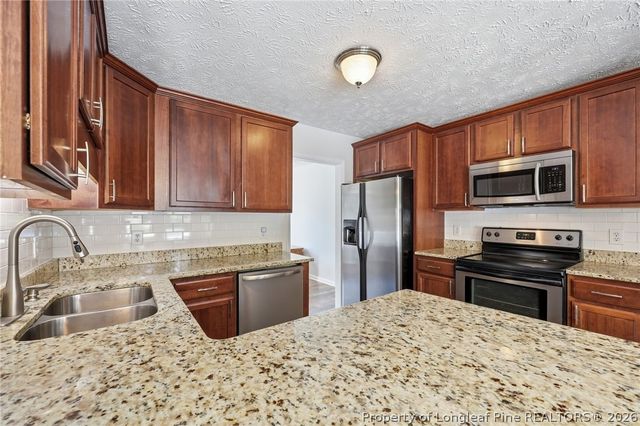 962 Lakeridge Drive, Cameron, NC 28326