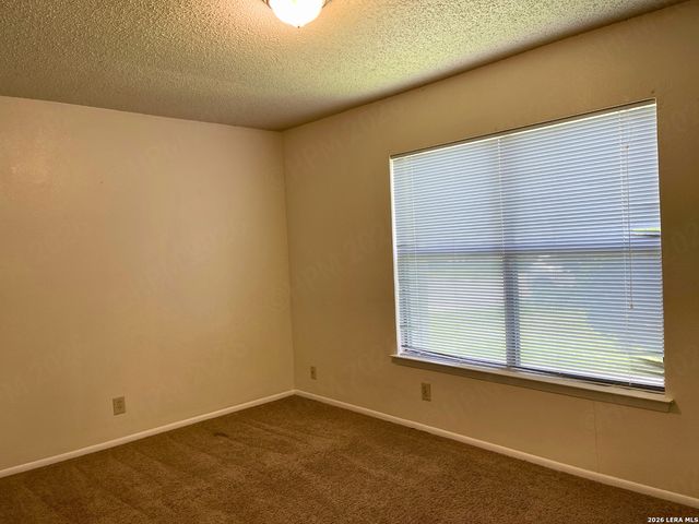 6439 BEECH TRAIL DR, Converse, TX 78109