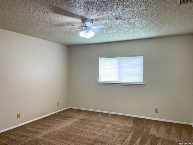 6439 BEECH TRAIL DR, Converse, TX 78109