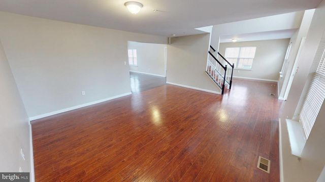 725 GLENEAGLES DR, Fort Washington, MD 20744