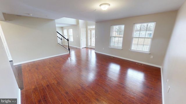 725 GLENEAGLES DR, Fort Washington, MD 20744