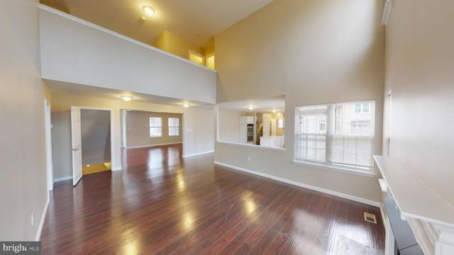 725 GLENEAGLES DR, Fort Washington, MD 20744