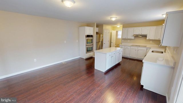 725 GLENEAGLES DR, Fort Washington, MD 20744