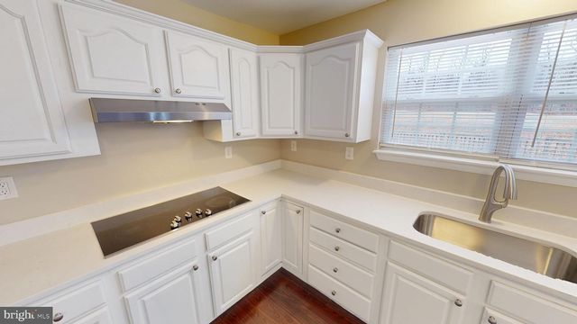 725 GLENEAGLES DR, Fort Washington, MD 20744