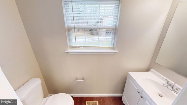 725 GLENEAGLES DR, Fort Washington, MD 20744