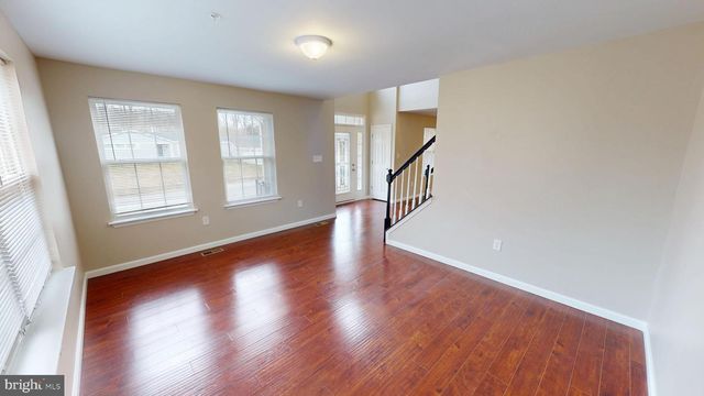 725 GLENEAGLES DR, Fort Washington, MD 20744