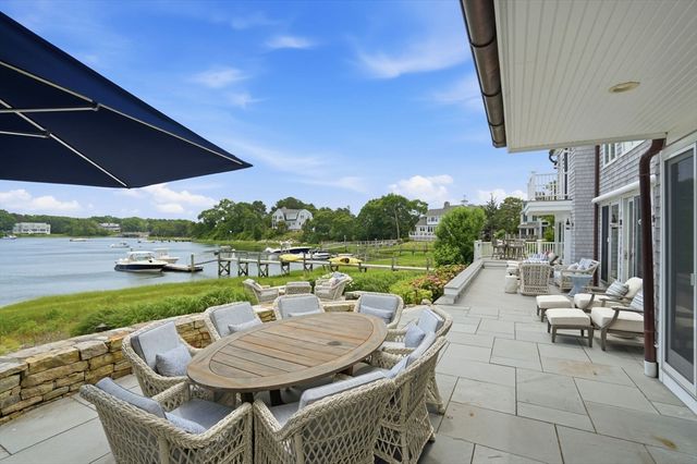 181 Daniels Island Road, Mashpee, MA 02649