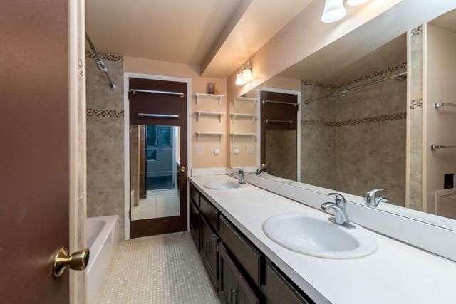32143 W 12 Mile Road, Farmington Hills, MI 48334
