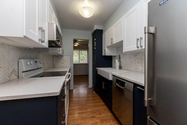32143 W 12 Mile Road, Farmington Hills, MI 48334