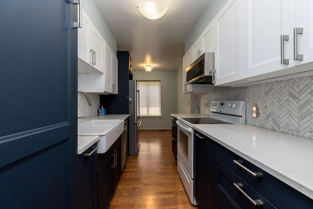 32143 W 12 Mile Road, Farmington Hills, MI 48334