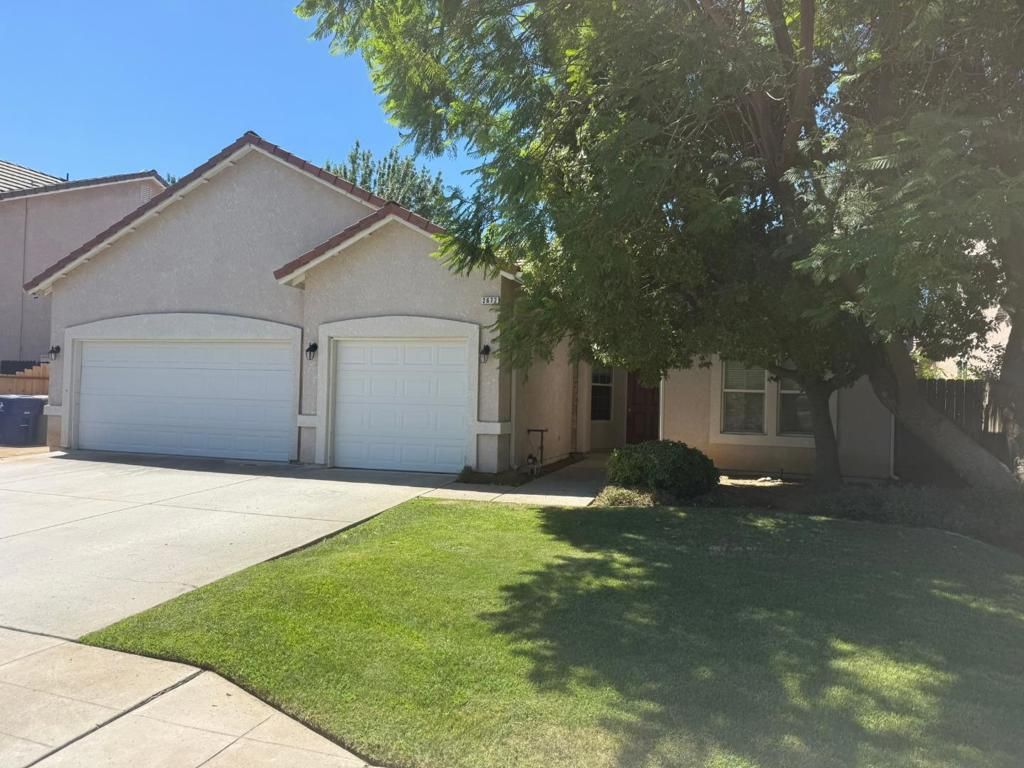 Image 1 of property listing at 2672 Wrenwood Avenue, Clovis, CA 93611