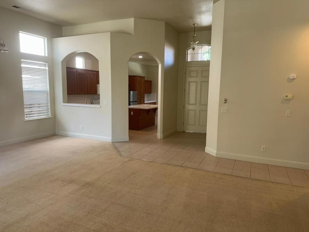 Image 5 of property listing at 2672 Wrenwood Avenue, Clovis, CA 93611