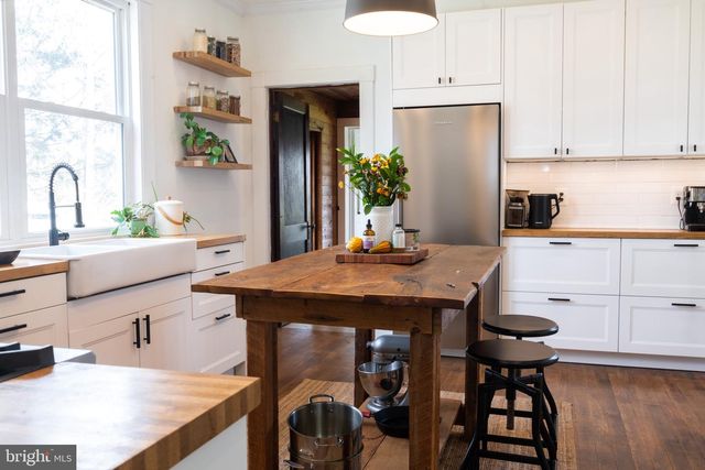 130 CARPENTERS AVE, Wardensville, WV 26851