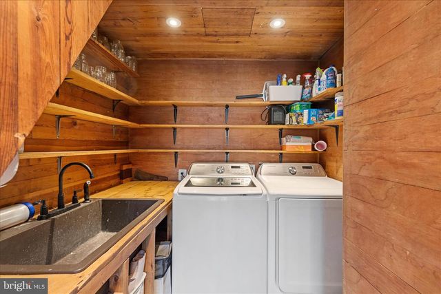 130 CARPENTERS AVE, Wardensville, WV 26851