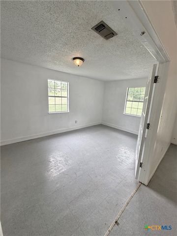 408 N Spring Street, Lampasas, TX 76550
