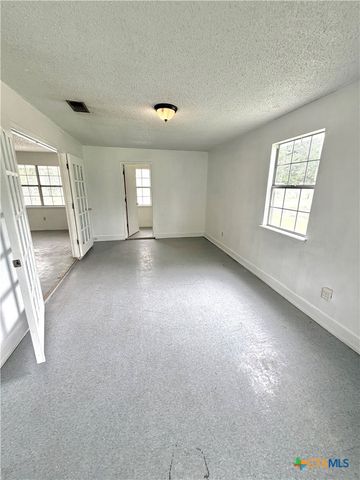 408 N Spring Street, Lampasas, TX 76550