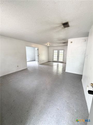408 N Spring Street, Lampasas, TX 76550