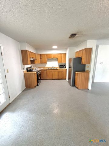 408 N Spring Street, Lampasas, TX 76550