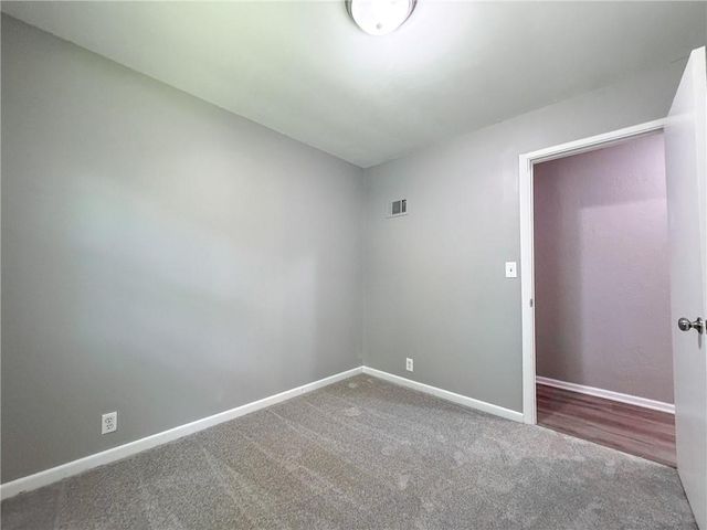 1512 NW B Street, Blue Springs, MO 64015