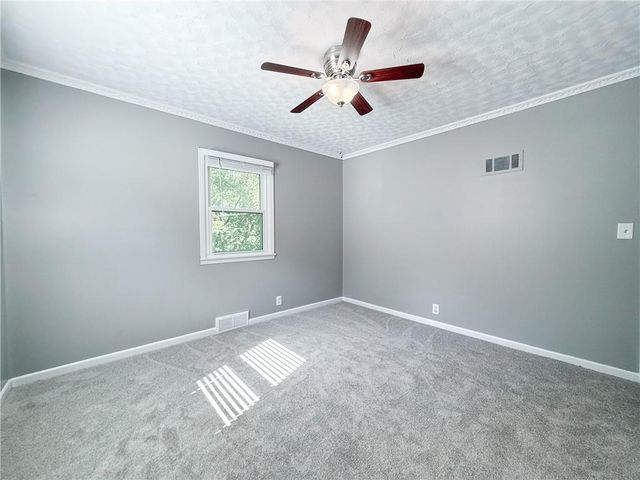 1512 NW B Street, Blue Springs, MO 64015