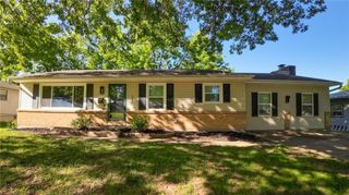 1512 NW B Street, Blue Springs, MO 64015