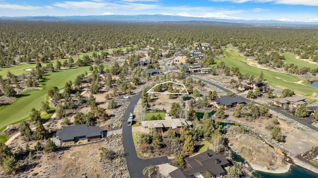22950 Hideaway Lane #356, Bend, OR 97701