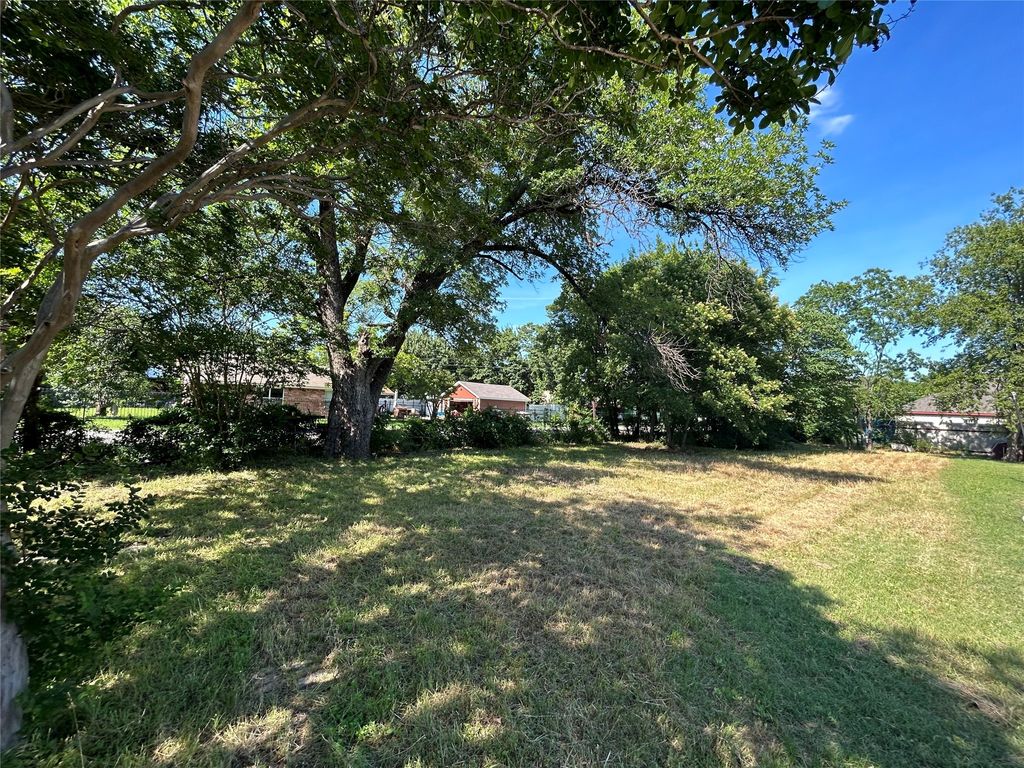 3806 Maybeth Street, Dallas, TX 75212
