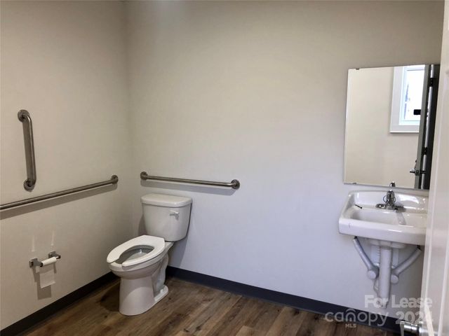121 E Water Street, Lincolnton, NC 28092