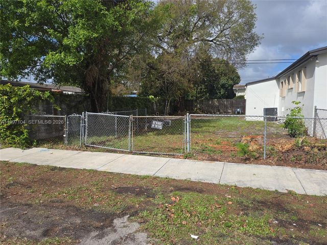 7840 SW 23rd St, Miami, FL 33155