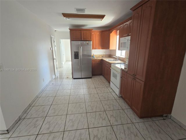 7840 SW 23rd St, Miami, FL 33155