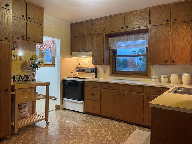 13024 9th, Osseo, WI 54758