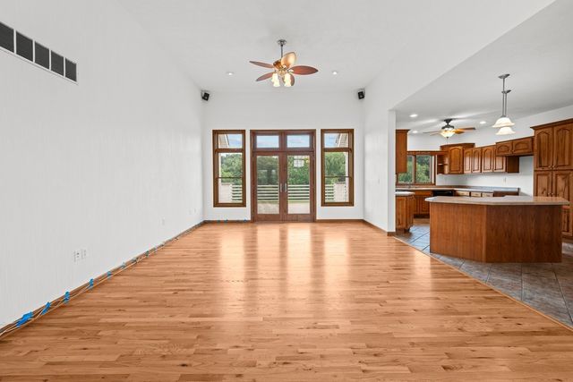 22222 71st Avenue N, Port Byron, IL 61275