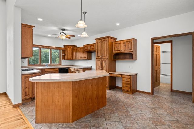 22222 71st Avenue N, Port Byron, IL 61275