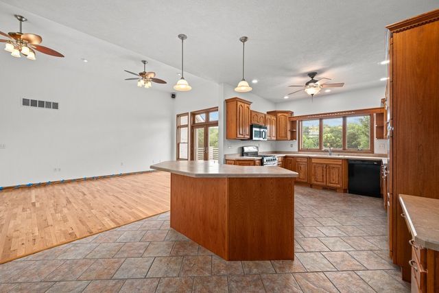 22222 71st Avenue N, Port Byron, IL 61275