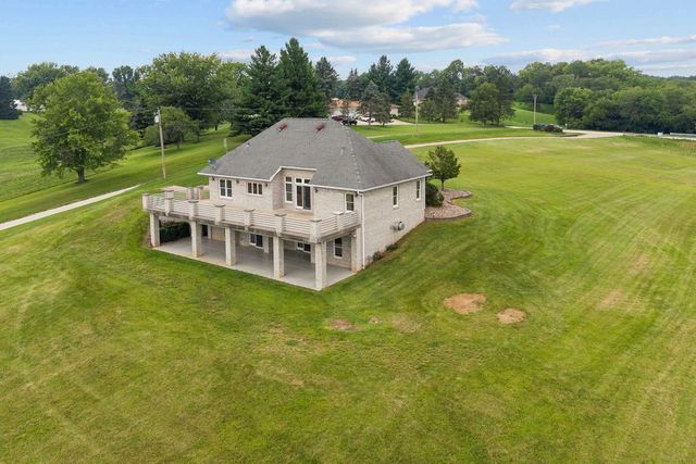 22222 71st Avenue N, Port Byron, IL 61275