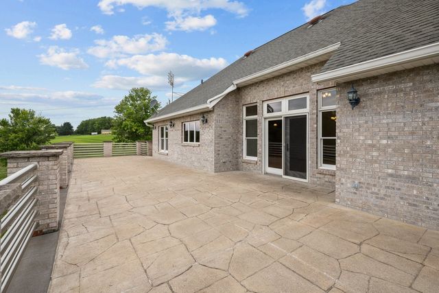 22222 71st Avenue N, Port Byron, IL 61275