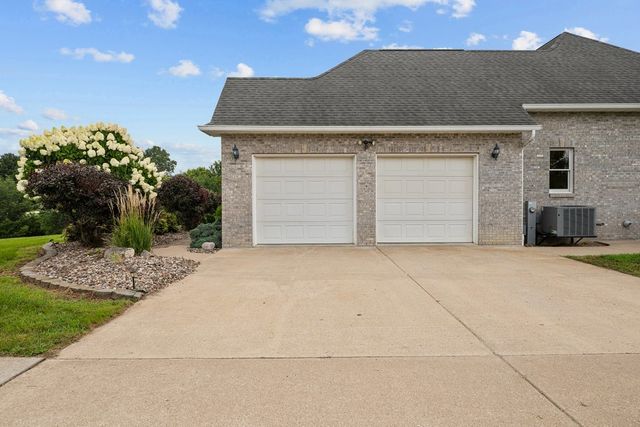 22222 71st Avenue N, Port Byron, IL 61275