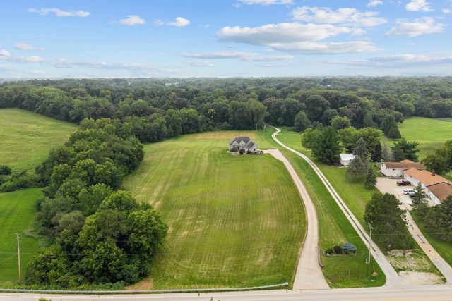 22222 71st Avenue N, Port Byron, IL 61275
