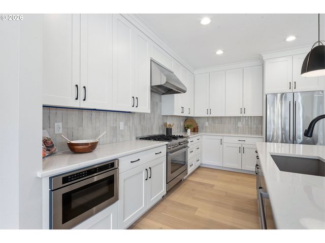 476 Ne 58TH Ave, Hillsboro, OR 97124