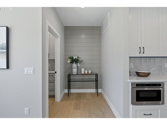 476 Ne 58TH Ave, Hillsboro, OR 97124