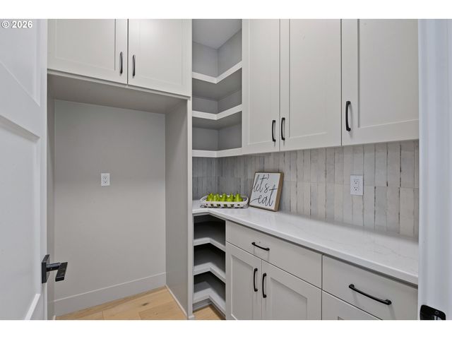 476 Ne 58TH Ave, Hillsboro, OR 97124