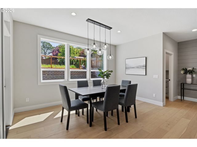 476 Ne 58TH Ave, Hillsboro, OR 97124