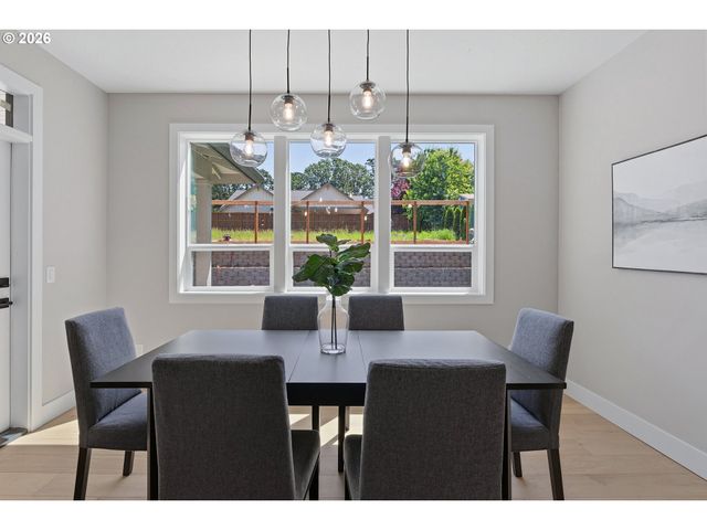 476 Ne 58TH Ave, Hillsboro, OR 97124