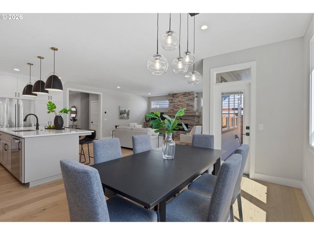476 Ne 58TH Ave, Hillsboro, OR 97124