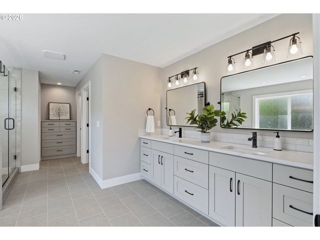 476 Ne 58TH Ave, Hillsboro, OR 97124