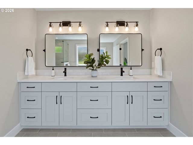 476 Ne 58TH Ave, Hillsboro, OR 97124