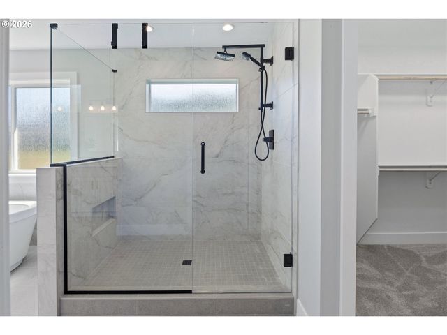 476 Ne 58TH Ave, Hillsboro, OR 97124