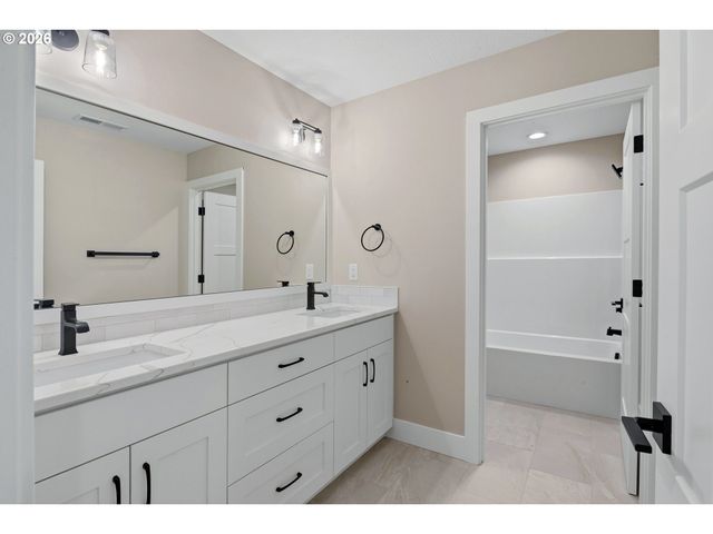 476 Ne 58TH Ave, Hillsboro, OR 97124